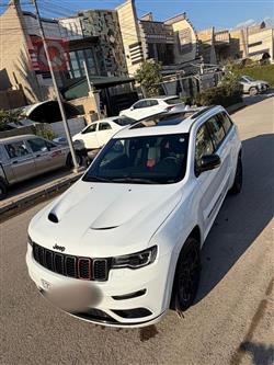 جیپ گراند شیرۆکی